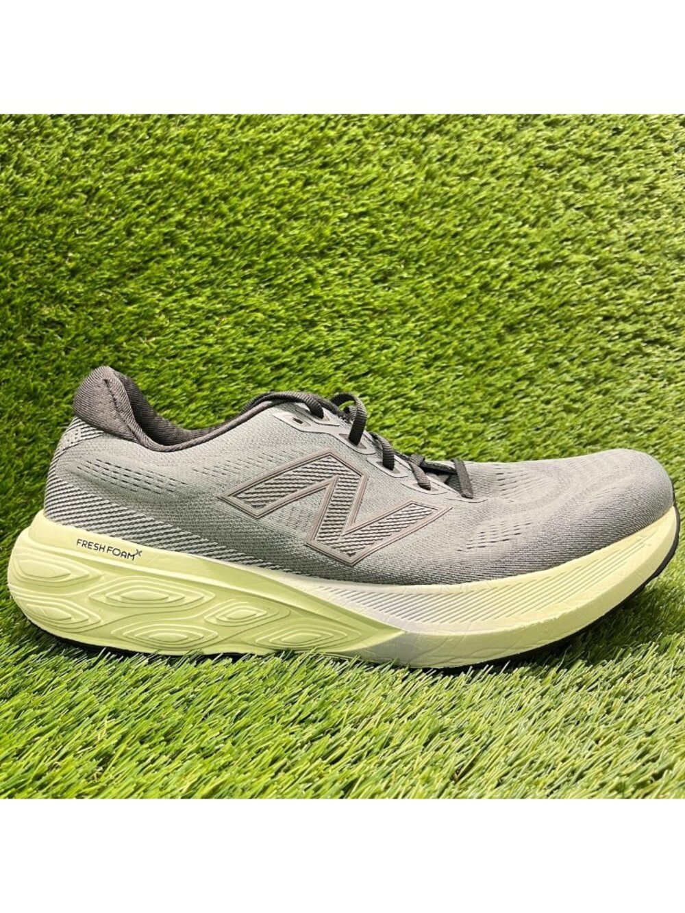New Balance Fresh Foam X 880v15 Mens Size 13EE Gray Running Shoes Sneakers